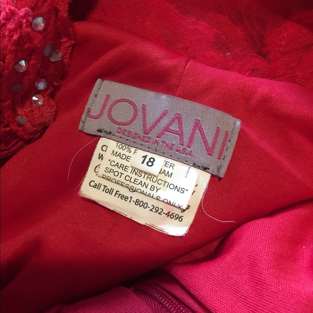 Stunning red Jovani prom dress - Picture 5 of 5